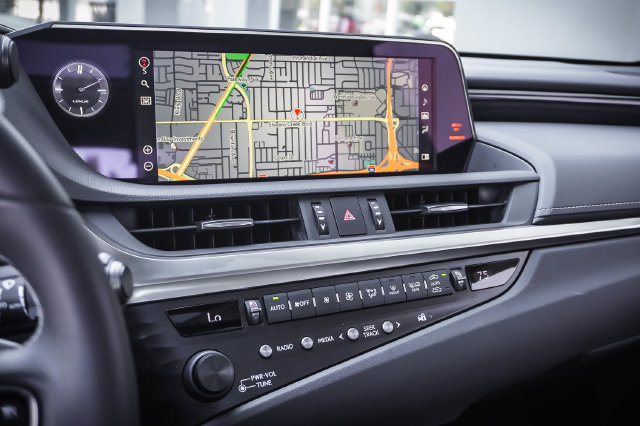 Used 2020 Lexus ES 350 w/ Premium Package FWD image 16