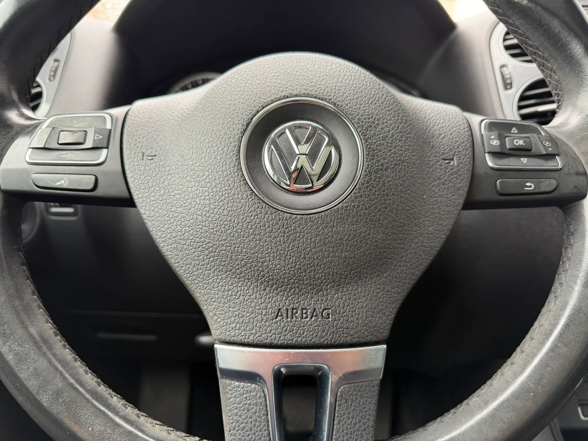 Used 2017 Volkswagen Tiguan Sport FWD image 13