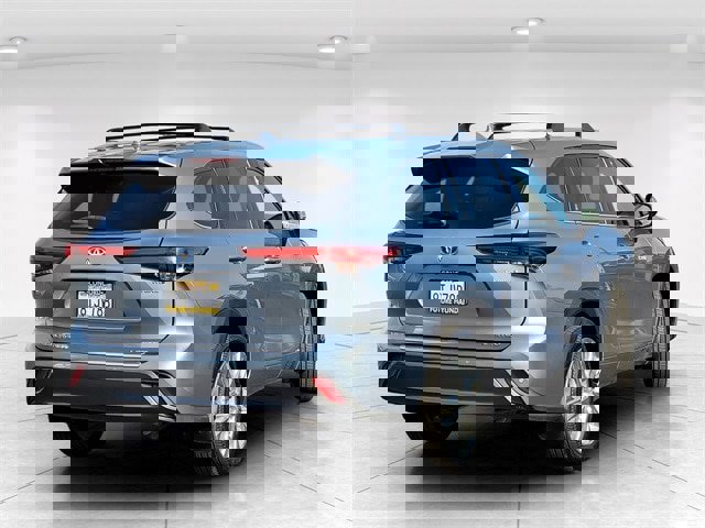 Used 2021 Toyota Highlander Limited image 4
