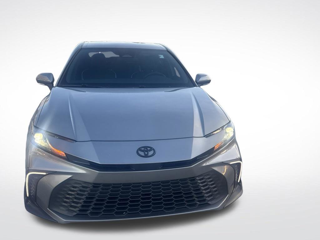 Used 2025 Toyota Camry SE FWD image 5