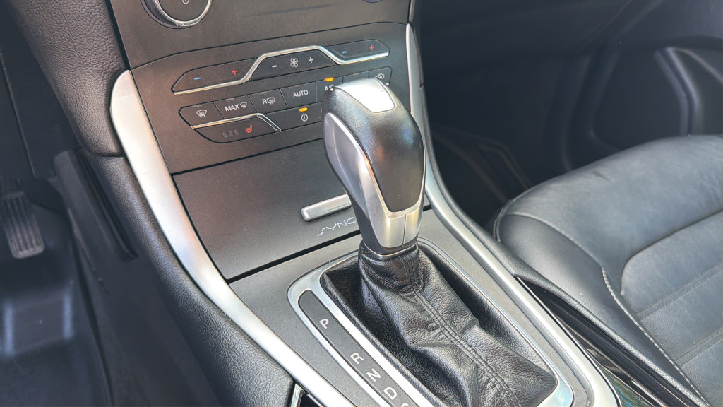 Used 2015 Ford Edge SEL w/ Equipment Group 201A AWD/4WD image 18