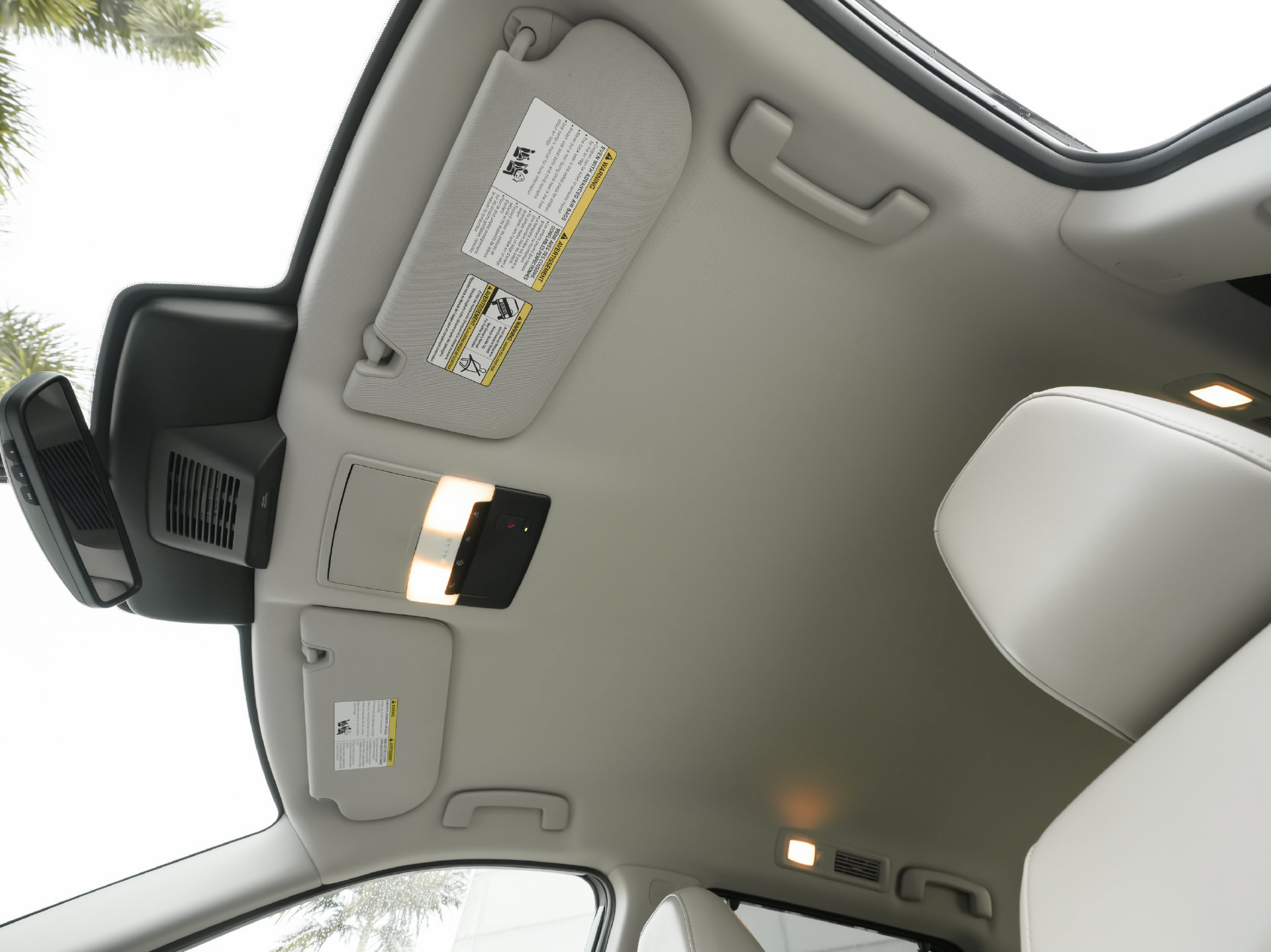 Used 2025 Nissan Pathfinder SL FWD image 25