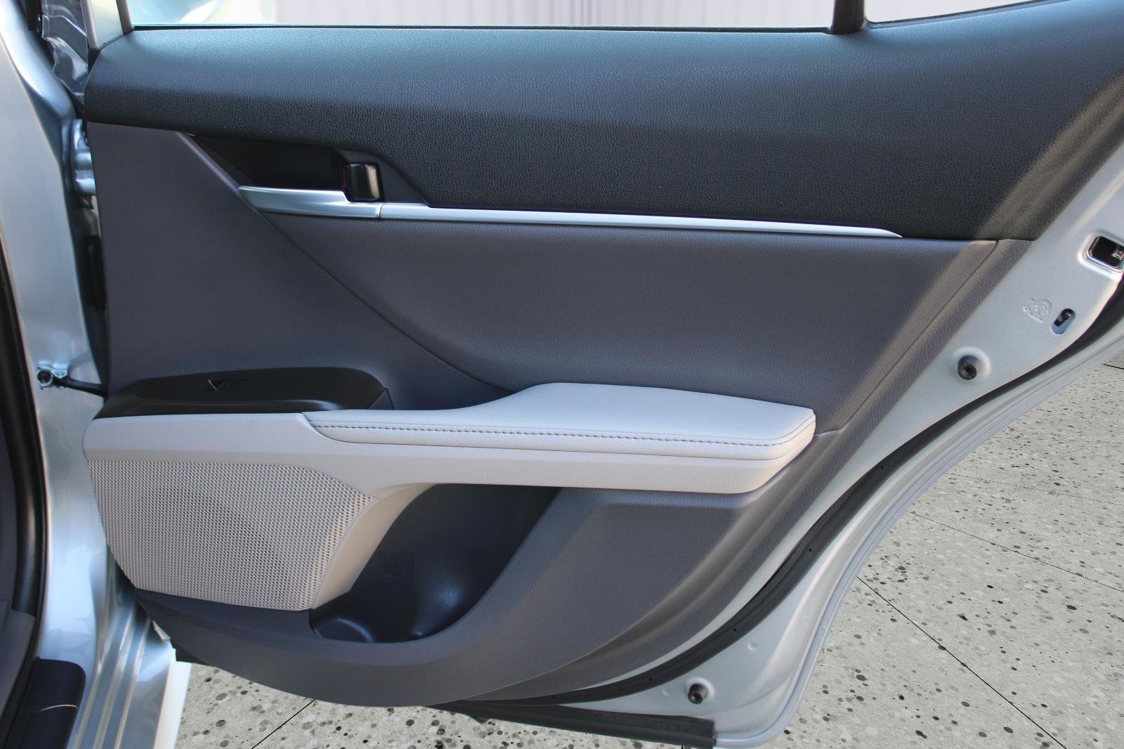 Used 2023 Toyota Camry XLE image 38