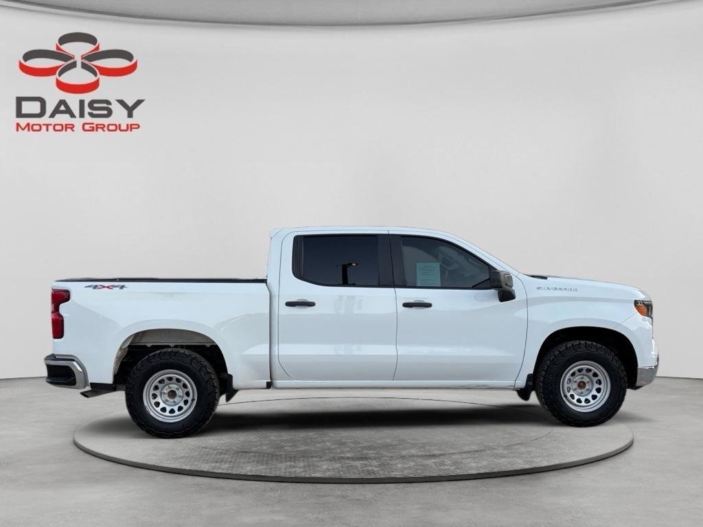 Used 2023 Chevrolet Silverado 1500 W/T w/ WT Value Package AWD/4WD image 4