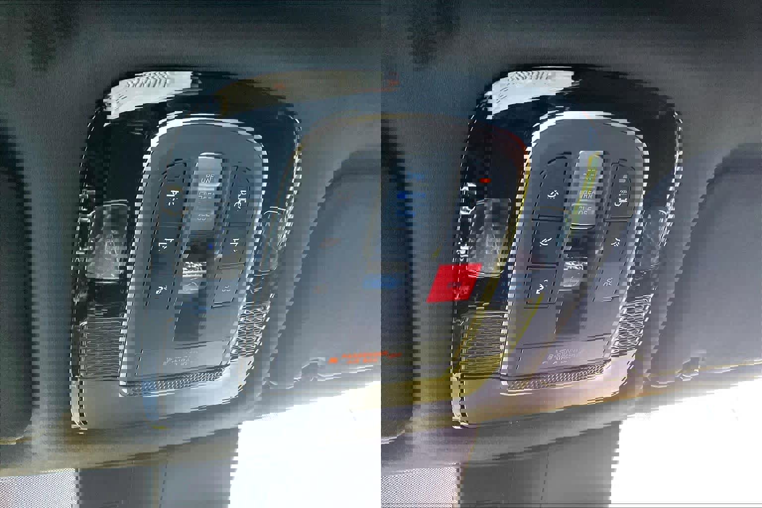 Used 2024 Hyundai Palisade Calligraphy image 32