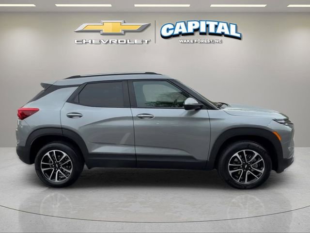 Used 2025 Chevrolet TrailBlazer LT AWD/4WD image 7