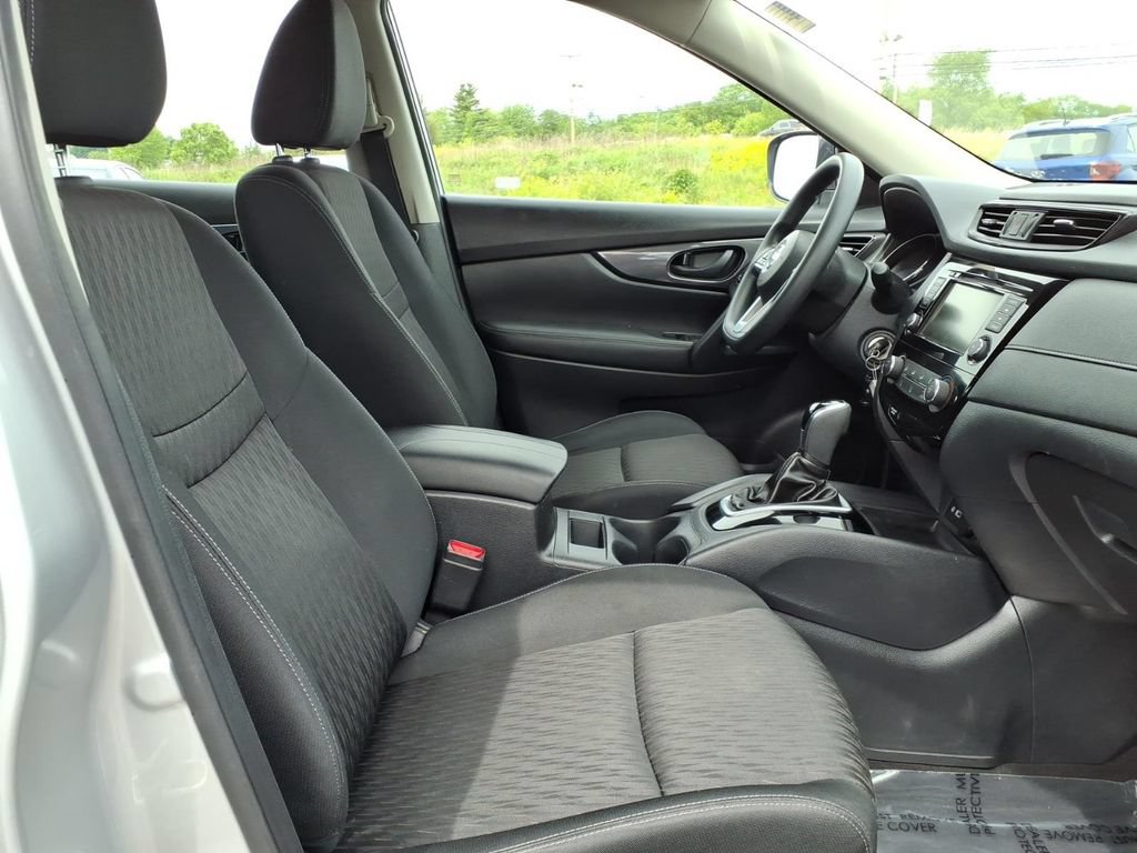 Used 2019 Nissan Rogue S AWD/4WD image 9