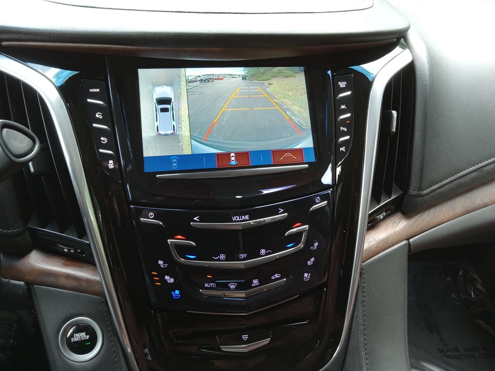 Used 2020 Cadillac Escalade ESV Luxury AWD/4WD image 17