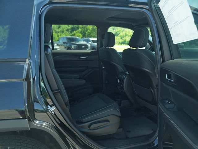 New 2026 Jeep Grand Cherokee L 4WD image 21