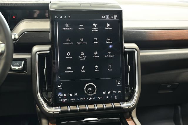 New 2026 GMC Yukon Denali w/ Denali Reserve Package image 17