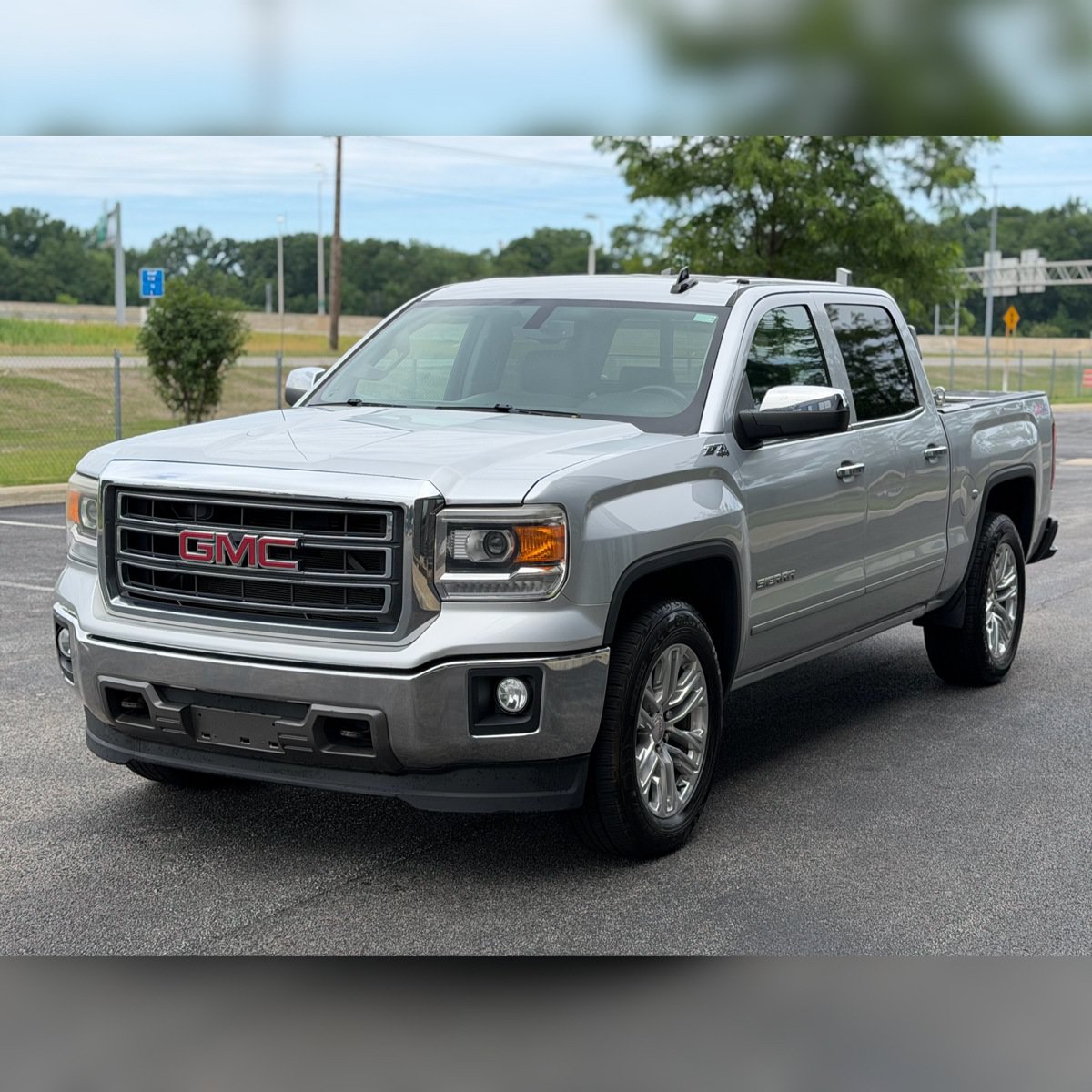 Used 2014 GMC Sierra 1500 SLT w/ Suspension Package, Off-Road AWD/4WD image 4