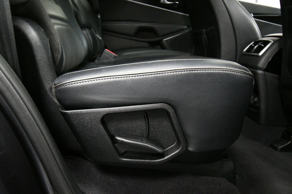 Used 2017 Kia Sorento SX image 28