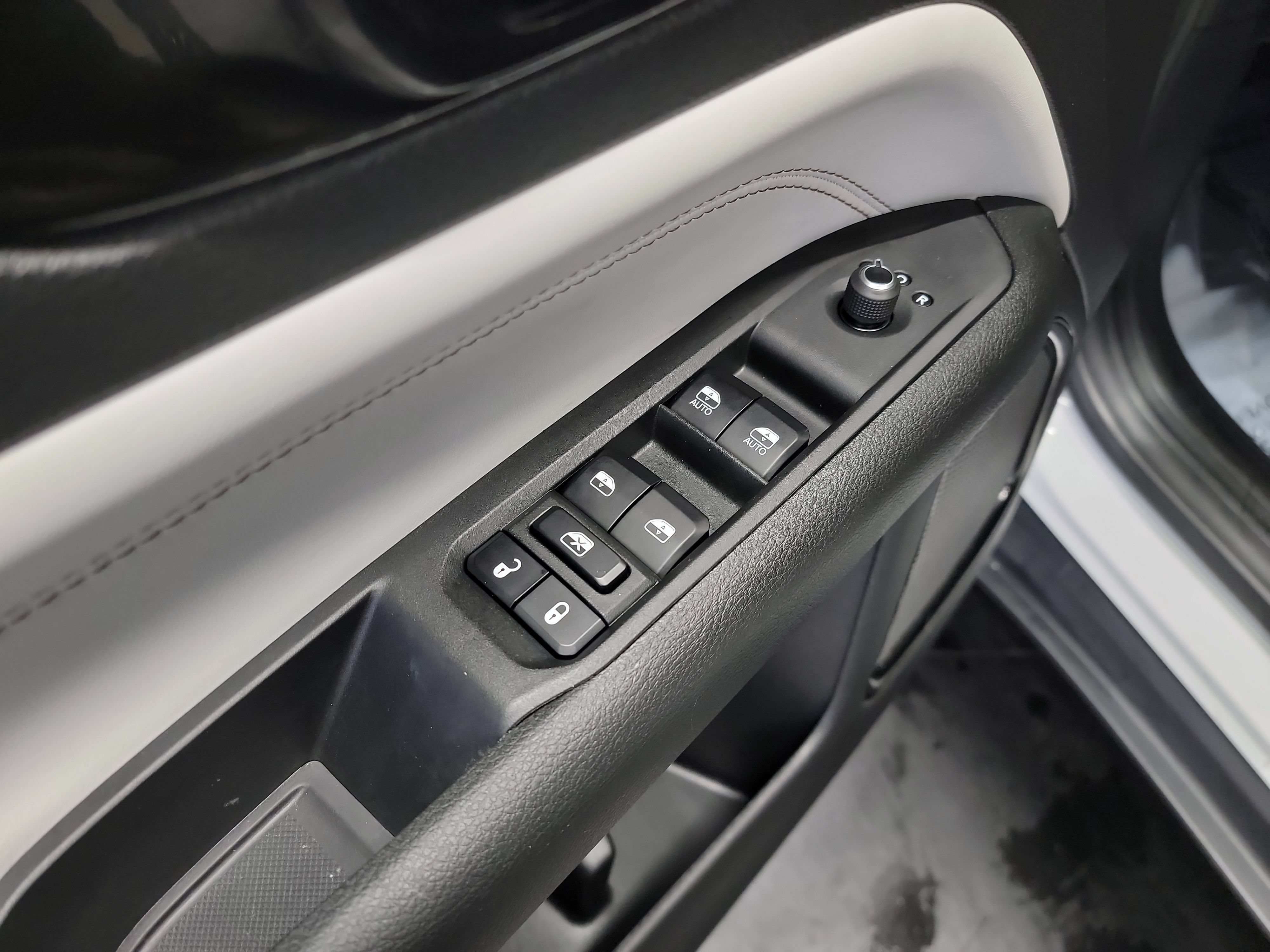 Used 2023 Jeep Compass Limited AWD/4WD image 14
