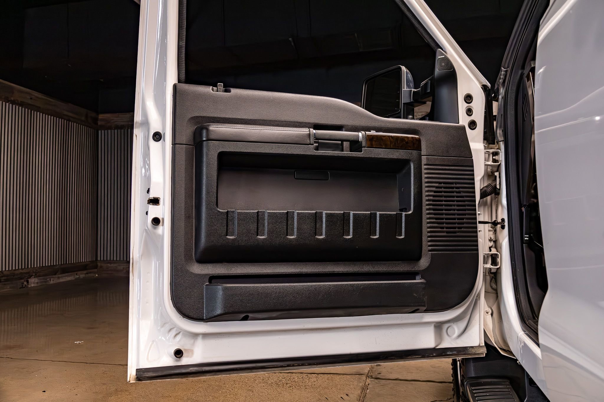 Used 2015 Ford F350 Platinum image 27