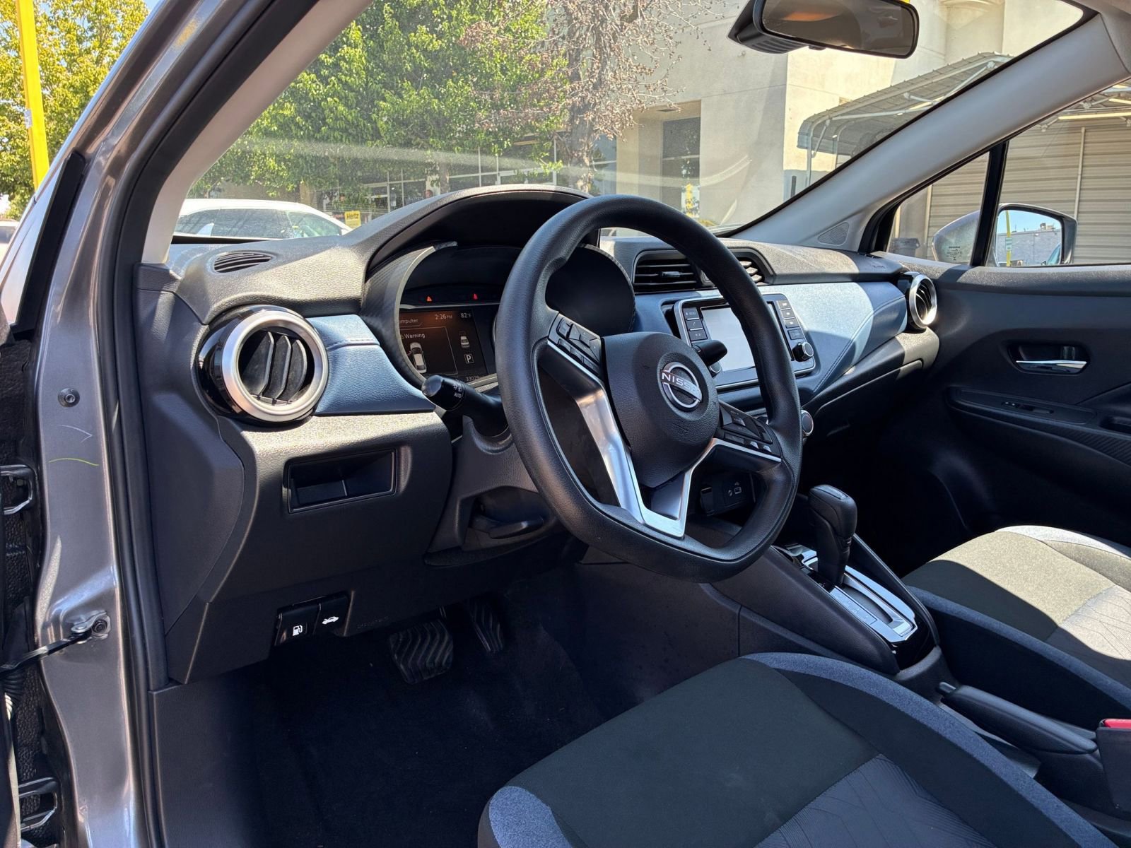 Used 2025 Nissan Versa SV FWD image 32