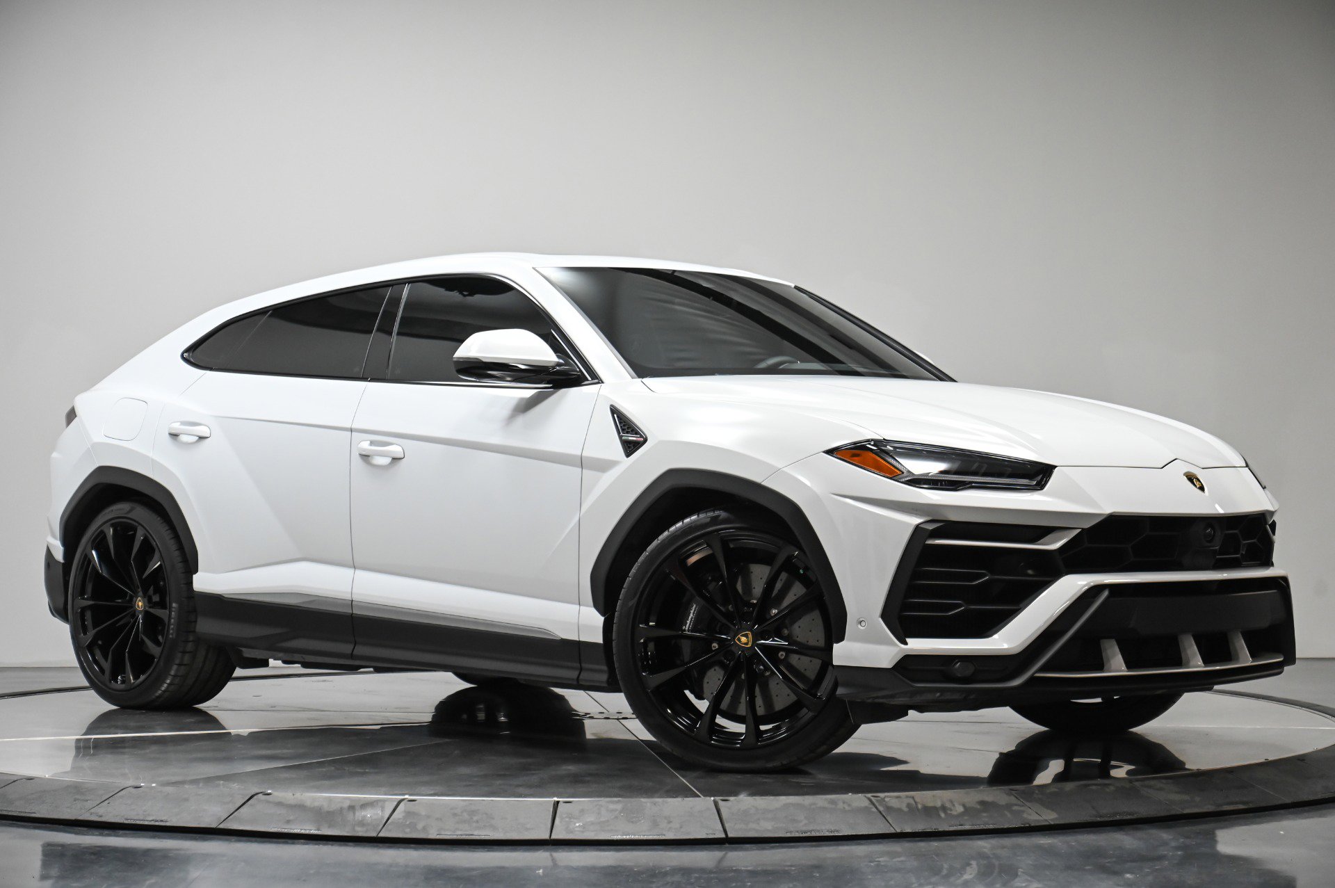 Used 2020 Lamborghini Urus image 18