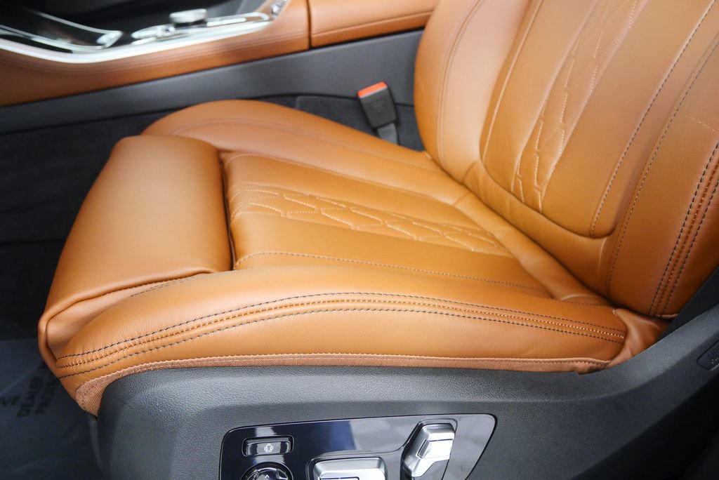 Used 2026 BMW X5 sDrive40i w/ M Sport Package RWD image 10