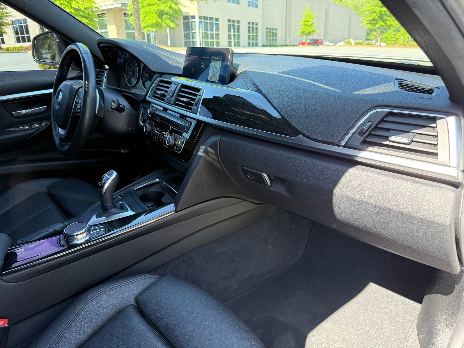 Used 2018 BMW 330i xDrive Sedan w/ Convenience Package AWD/4WD image 24