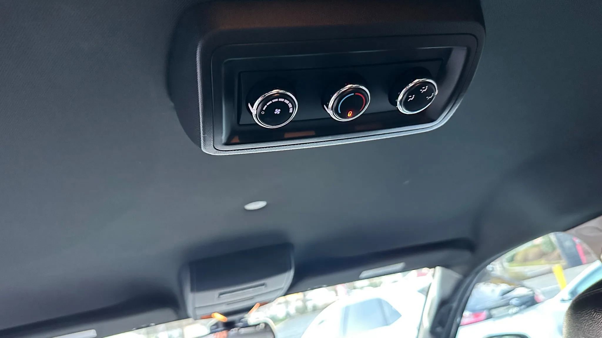 Used 2019 Dodge Grand Caravan SXT image 18