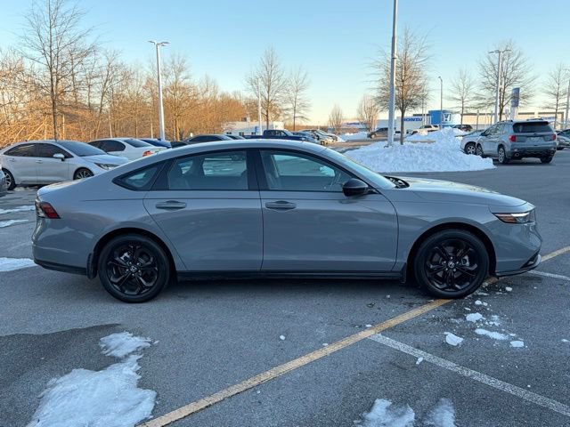 Certified 2025 Honda Accord SE image 9