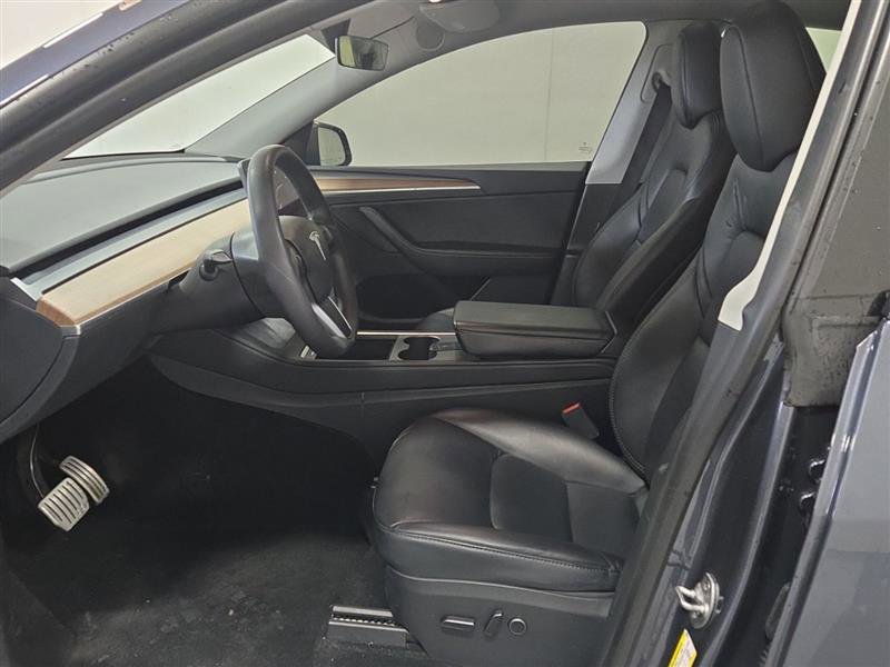 Used 2023 Tesla Model Y Performance image 8