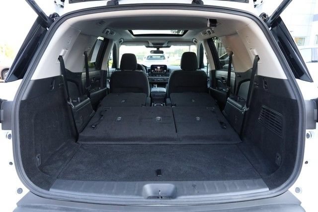 Certified 2025 Nissan Pathfinder SV w/ SV Premium Package FWD image 9