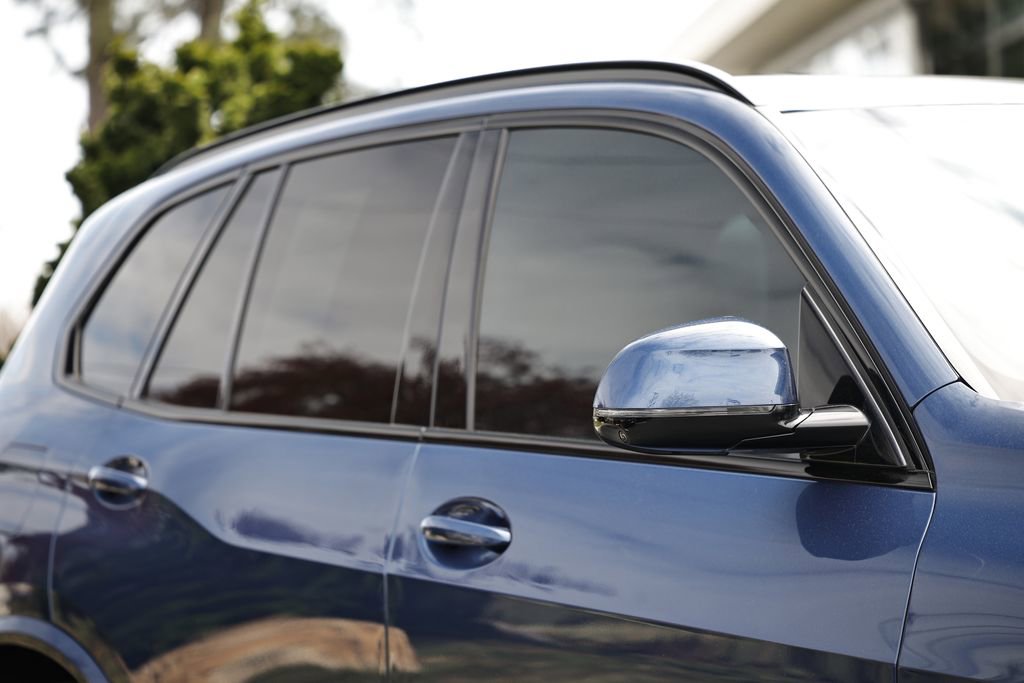 Used 2023 BMW X5 M50i w/ Executive Package image 3