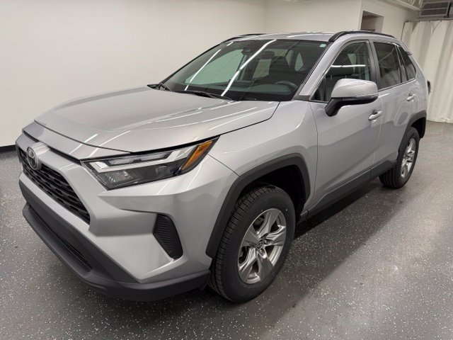 Used 2024 Toyota RAV4 XLE AWD/4WD image 5