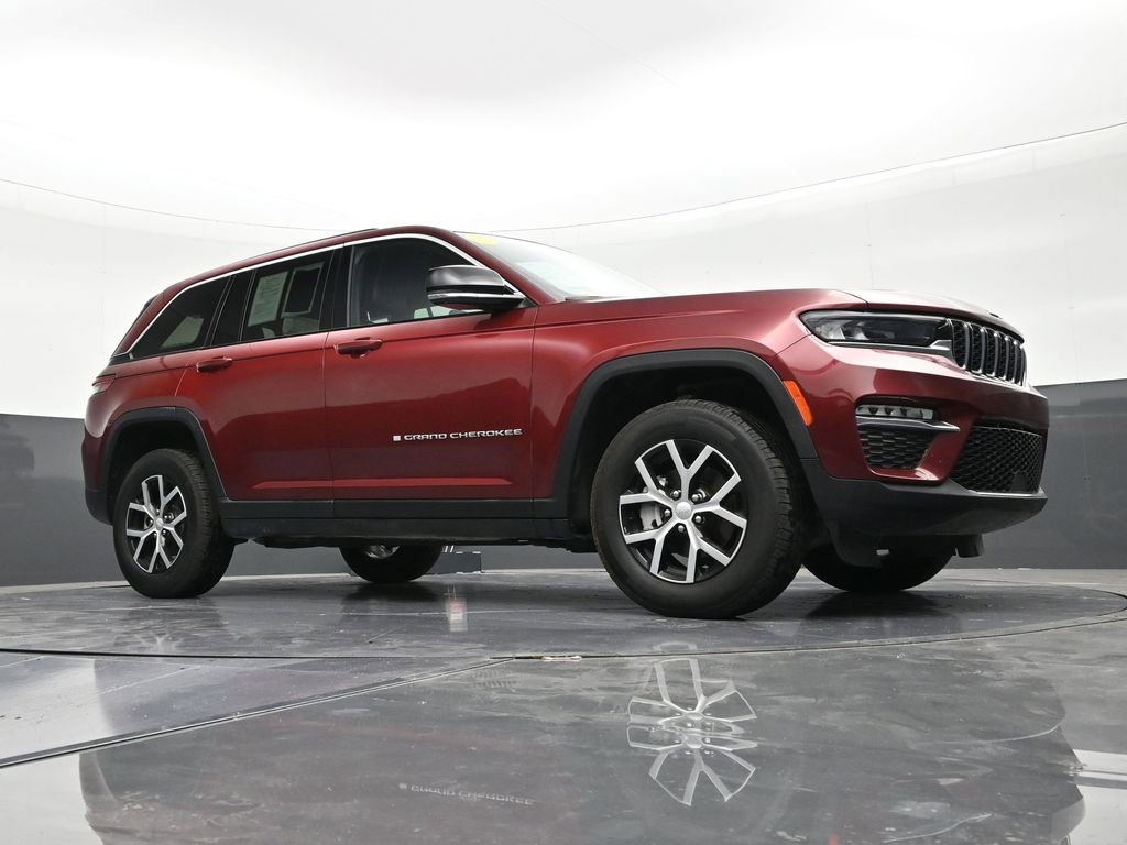 Used 2024 Jeep Grand Cherokee Limited AWD/4WD image 26