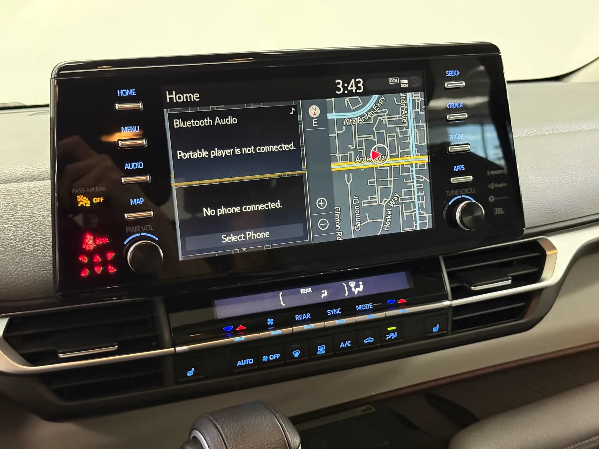 Used 2022 Toyota Sienna XLE w/ XLE Plus Package FWD image 20