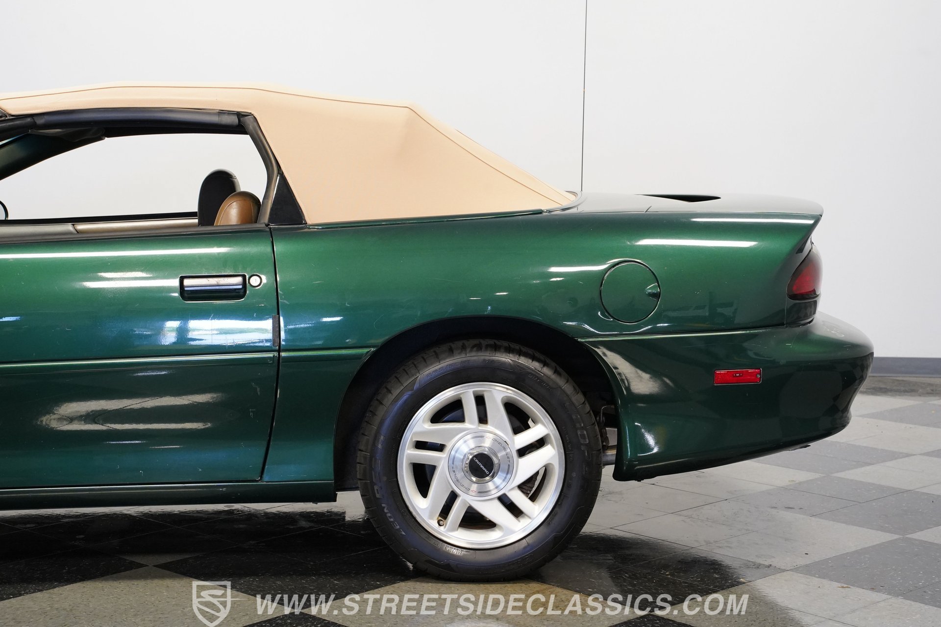 Used 1995 Chevrolet Camaro Z28 RWD image 25