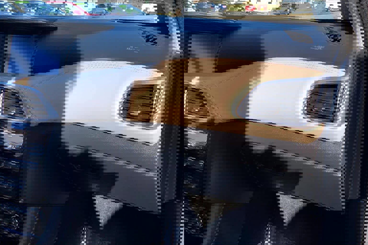 Used 2018 INFINITI QX30 Premium w/ Cargo Package image 18