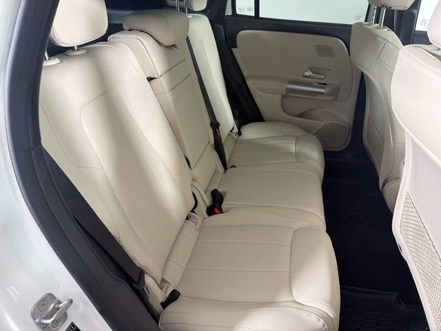 Used 2025 Mercedes-Benz GLA 250 4MATIC image 17
