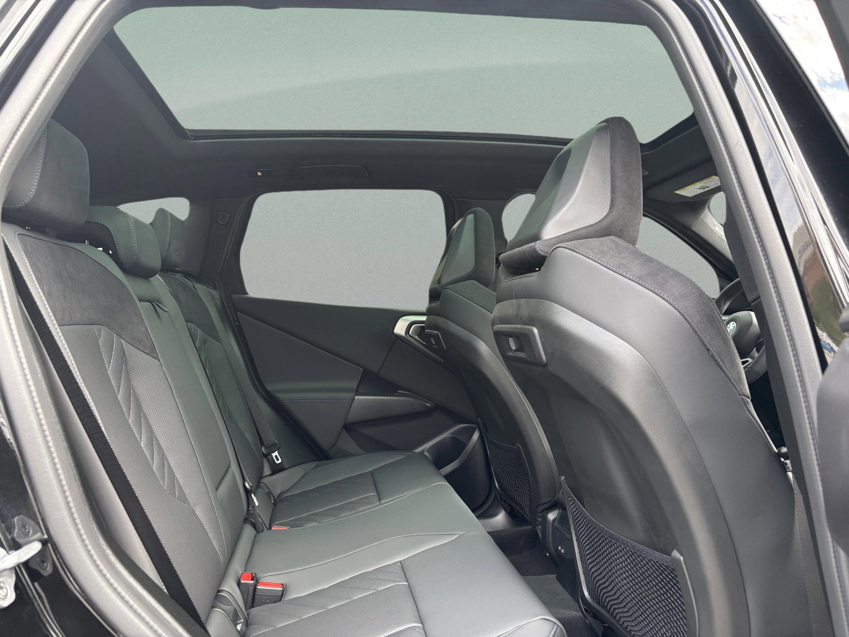 Used 2026 BMW X3 xDrive30 w/ M Sport Package image 32