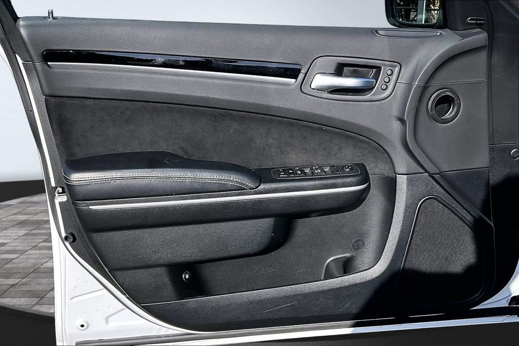 Used 2023 Chrysler 300 C RWD image 13