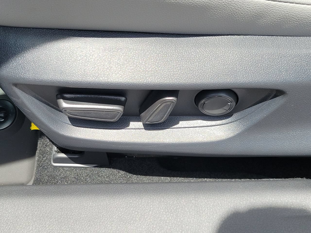 Used 2026 Toyota Camry SE FWD image 18