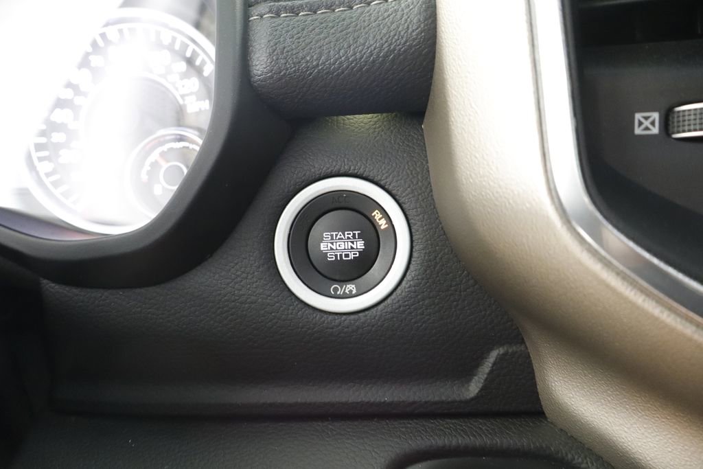 Used 2019 RAM 1500 Laramie AWD/4WD image 27