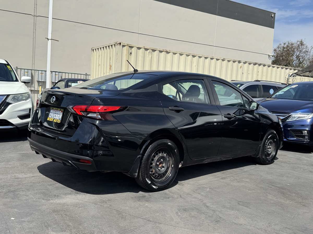 Used 2021 Nissan Versa S FWD image 13