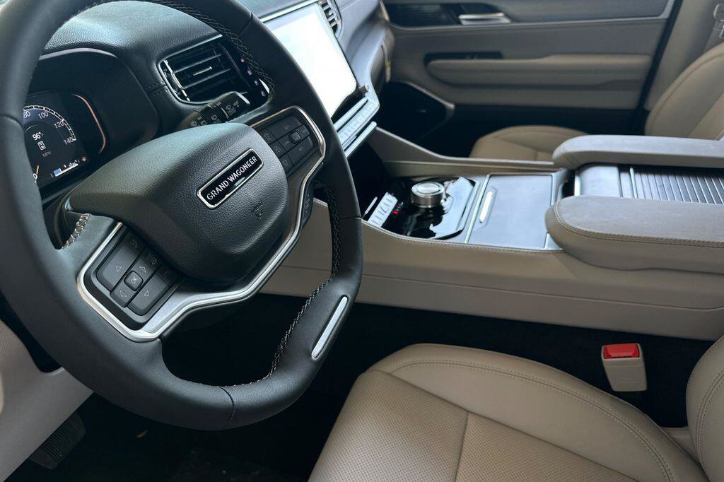 New 2026 Jeep Grand Wagoneer L 2WD w/ 8-Passenger Seating Package image 10
