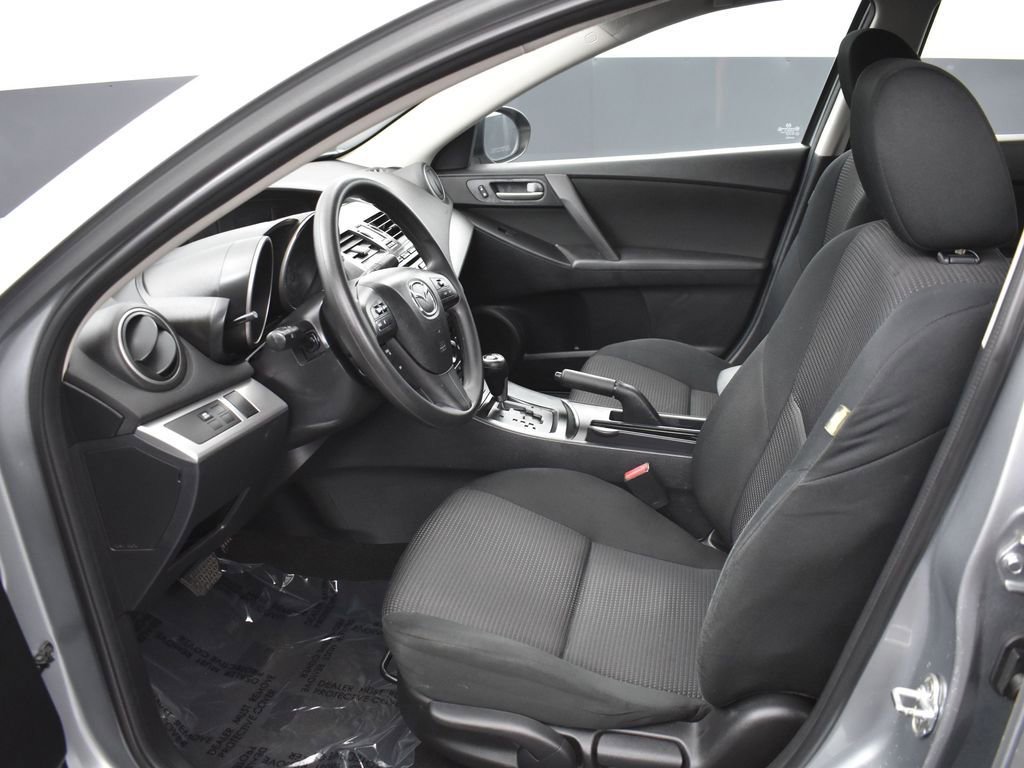 Used 2013 MAZDA MAZDA3 i Sport image 14