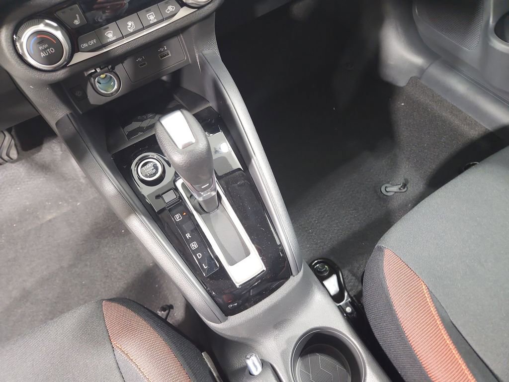 New 2025 Nissan Versa SR w/ Trunk Package FWD image 22