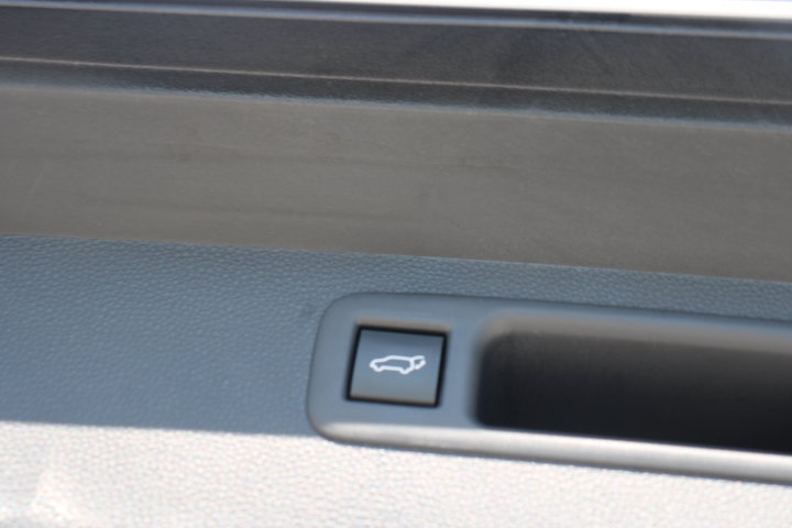 Used 2022 Toyota Highlander XSE AWD/4WD image 16