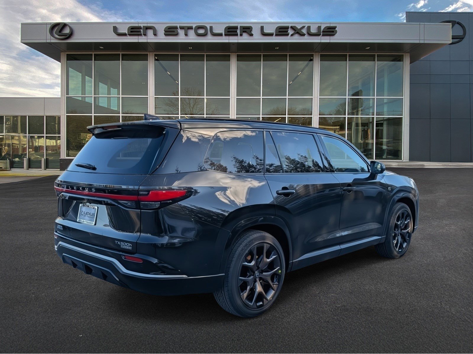 New 2026 Lexus TX 500h AWD image 2