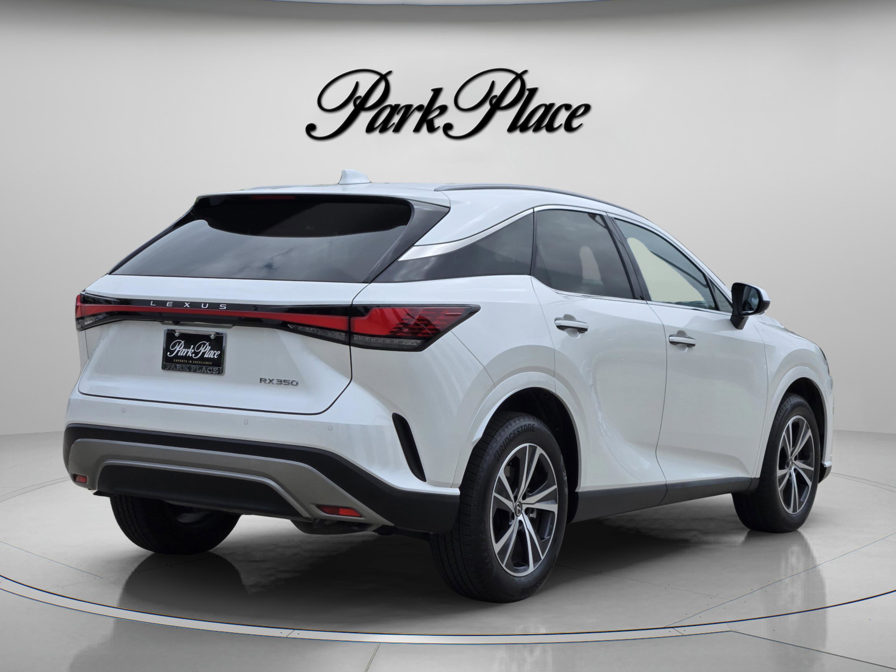 Used 2025 Lexus RX 350 Premium w/ Accessory Package (Z1) FWD image 5