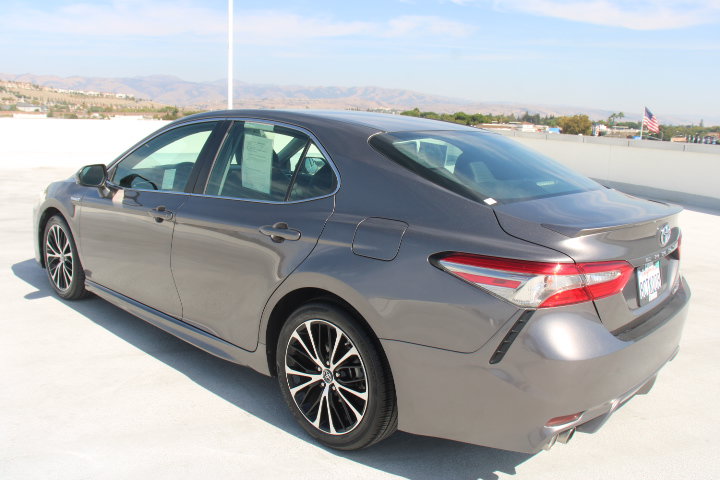 Used 2018 Toyota Camry SE w/ Protection Package (Q2) FWD image 5