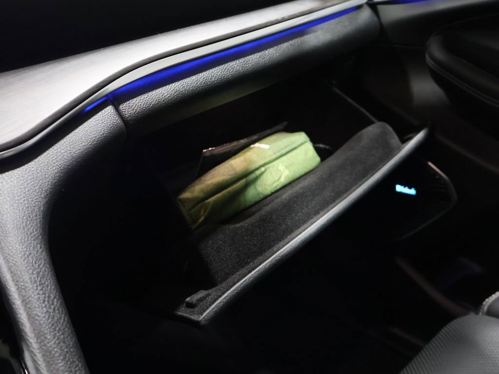 Certified 2022 Jeep Grand Cherokee Overland w/ Luxury Tech Group IV image 32