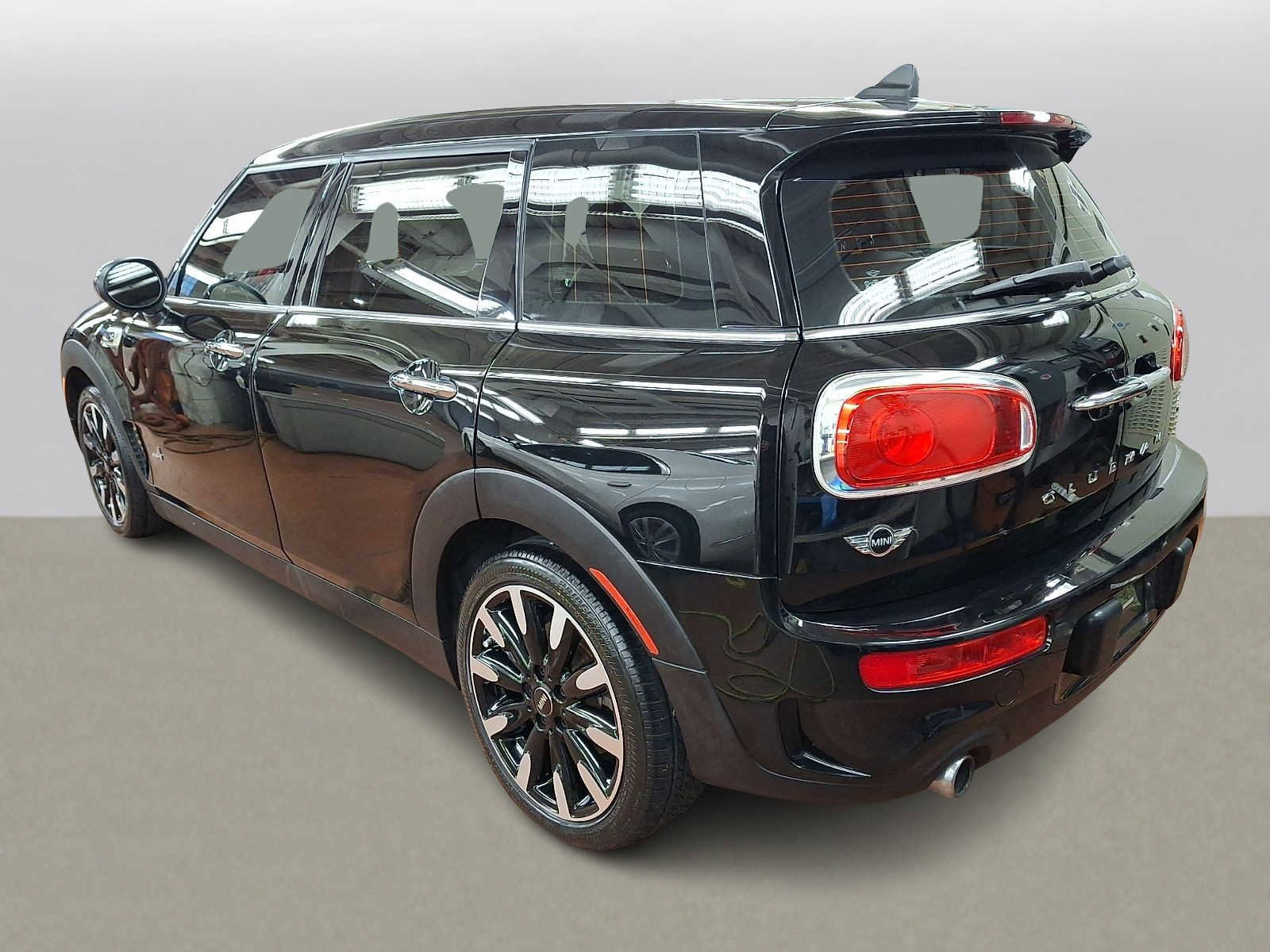 Used 2017 MINI Cooper Clubman S image 5