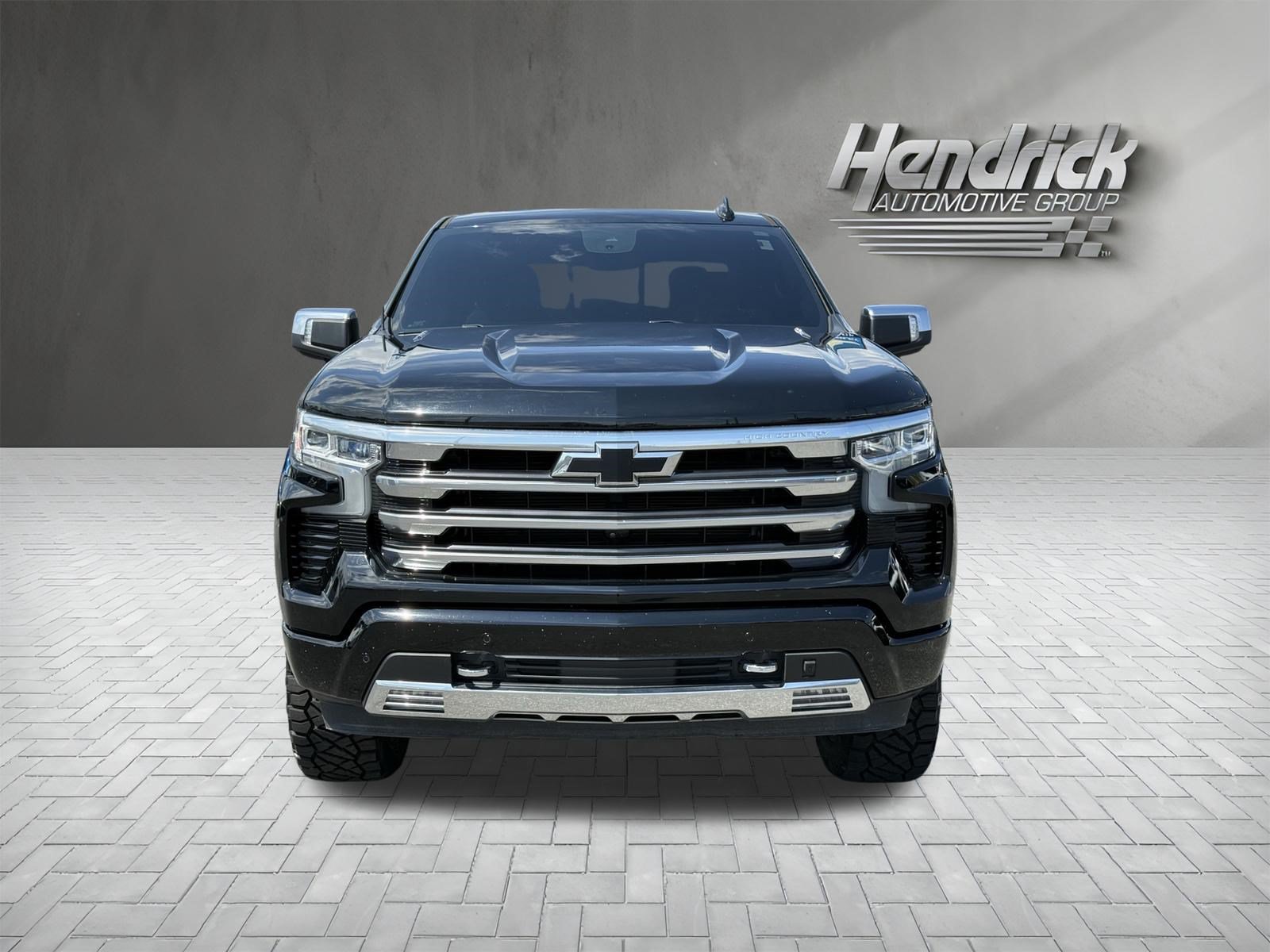 Used 2023 Chevrolet Silverado 1500 High Country w/ High Country Premium Package AWD/4WD image 3
