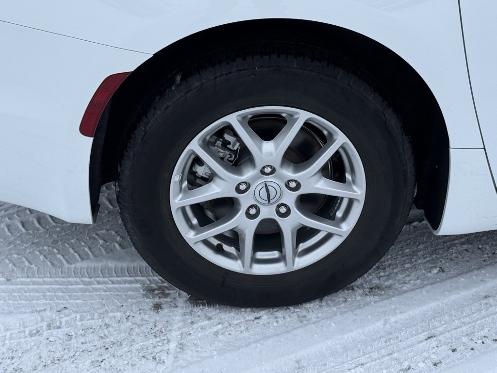 Used 2024 Chrysler Pacifica Touring-L image 10