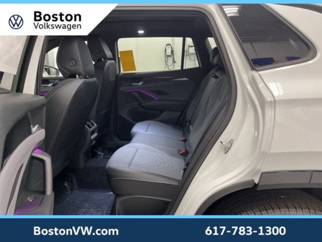 New 2026 Volkswagen Tiguan SE R-Line image 10